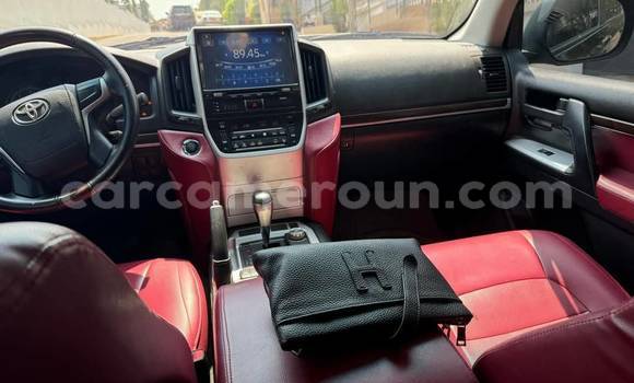 Sayi Na hannu Toyota Land Cruiser Black Mota in Yaounde a Babban Kamaru Sayi Na hannu Toyota Land Cruiser Black Mota in Yaounde a Babban Kamaru