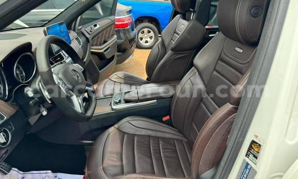 Sayi Na hannu Mercedes‒Benz GLE White Mota in Yaounde a Babban Kamaru Sayi Na hannu Mercedes‒Benz GLE White Mota in Yaounde a Babban Kamaru