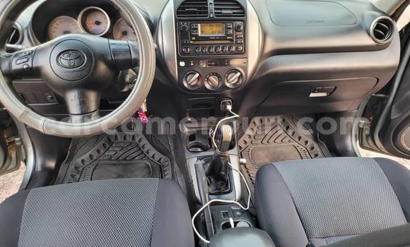 Sayi Na hannu Toyota RAV4 Sauran Mota in Yaounde a Babban Kamaru Sayi Na hannu Toyota RAV4 Sauran Mota in Yaounde a Babban Kamaru