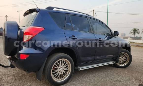 Sayi Na hannu Toyota RAV4 Black Mota in Yaounde a Babban Kamaru Sayi Na hannu Toyota RAV4 Black Mota in Yaounde a Babban Kamaru