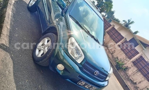 Sayi Na hannu Toyota RAV4 Green Mota in Yaounde a Babban Kamaru