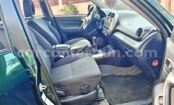 Sayi Na hannu Toyota RAV4 Green Mota in Yaounde a Babban Kamaru Sayi Na hannu Toyota RAV4 Green Mota in Yaounde a Babban Kamaru