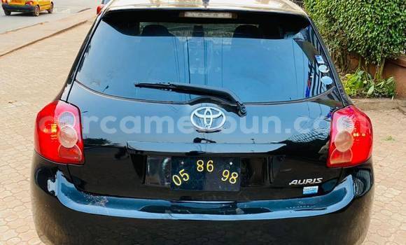 Sayi Na hannu Toyota Auris Black Mota in Yaounde a Babban Kamaru Sayi Na hannu Toyota Auris Black Mota in Yaounde a Babban Kamaru