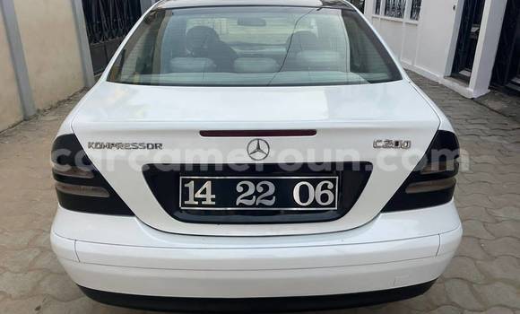 Sayi Na hannu Mercedes‒Benz C–Class White Mota in Yaounde a Babban Kamaru Sayi Na hannu Mercedes‒Benz C–Class White Mota in Yaounde a Babban Kamaru