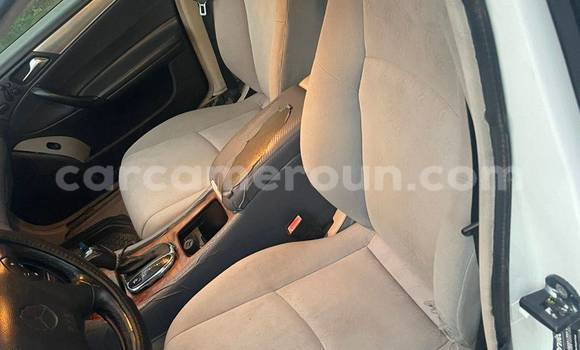 Sayi Na hannu Mercedes‒Benz C–Class White Mota in Yaounde a Babban Kamaru Sayi Na hannu Mercedes‒Benz C–Class White Mota in Yaounde a Babban Kamaru