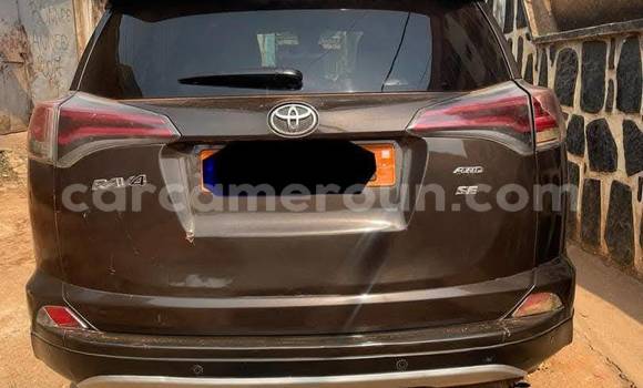Sayi Na hannu Toyota RAV4 Sauran Mota in Yaounde a Babban Kamaru Sayi Na hannu Toyota RAV4 Sauran Mota in Yaounde a Babban Kamaru