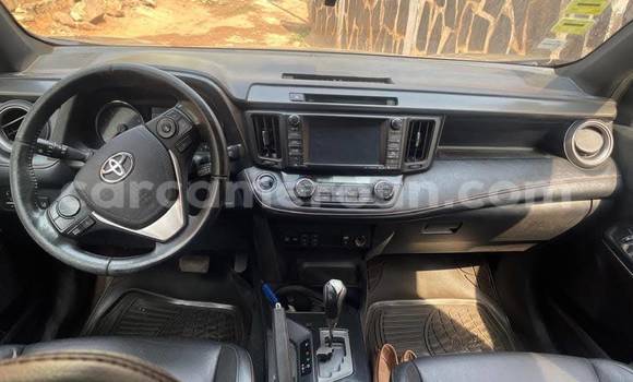 Sayi Na hannu Toyota RAV4 Sauran Mota in Yaounde a Babban Kamaru Sayi Na hannu Toyota RAV4 Sauran Mota in Yaounde a Babban Kamaru