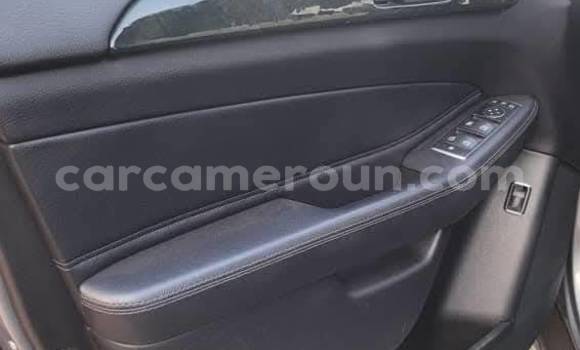 Sayi Na hannu Hyundai Tucson White Mota in Yaounde a Babban Kamaru Sayi Na hannu Hyundai Tucson White Mota in Yaounde a Babban Kamaru