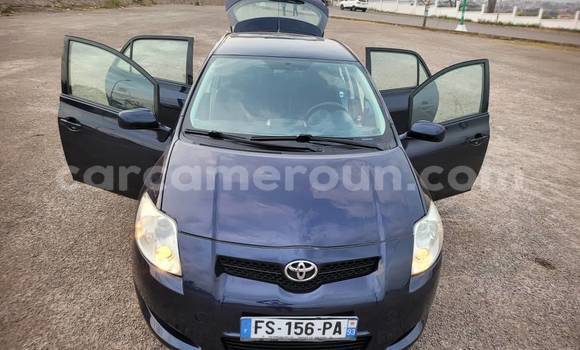 Sayi Na hannu Toyota Auris Blue Mota in Yaounde a Babban Kamaru