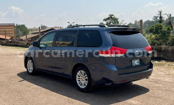 Sayi Na hannu Toyota Sienna Sauran Mota in Yaounde a Babban Kamaru Sayi Na hannu Toyota Sienna Sauran Mota in Yaounde a Babban Kamaru