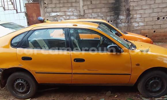 Sayi Na hannu Toyota Corolla Sauran Mota in Yaounde a Babban Kamaru Sayi Na hannu Toyota Corolla Sauran Mota in Yaounde a Babban Kamaru