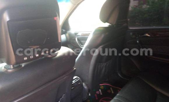 Sayi Na hannu Mercedes‒Benz C–Class Black Mota in Yaounde a Babban Kamaru Sayi Na hannu Mercedes‒Benz C–Class Black Mota in Yaounde a Babban Kamaru