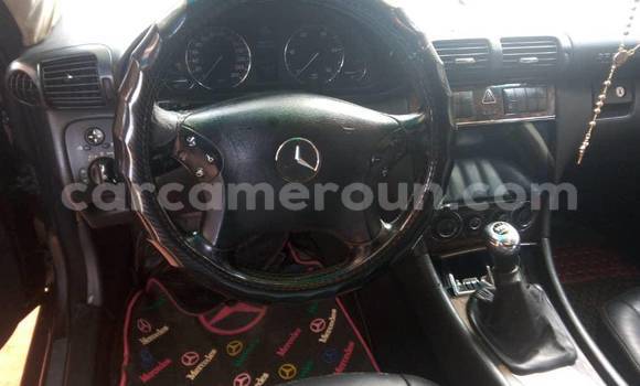 Sayi Na hannu Mercedes‒Benz C–Class Black Mota in Yaounde a Babban Kamaru Sayi Na hannu Mercedes‒Benz C–Class Black Mota in Yaounde a Babban Kamaru