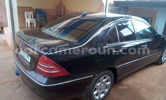 Sayi Na hannu Mercedes‒Benz C–Class Black Mota in Yaounde a Babban Kamaru Sayi Na hannu Mercedes‒Benz C–Class Black Mota in Yaounde a Babban Kamaru