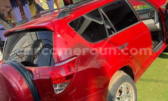 Sayi Na hannu Toyota RAV4 Red Mota in Yaounde a Babban Kamaru Sayi Na hannu Toyota RAV4 Red Mota in Yaounde a Babban Kamaru