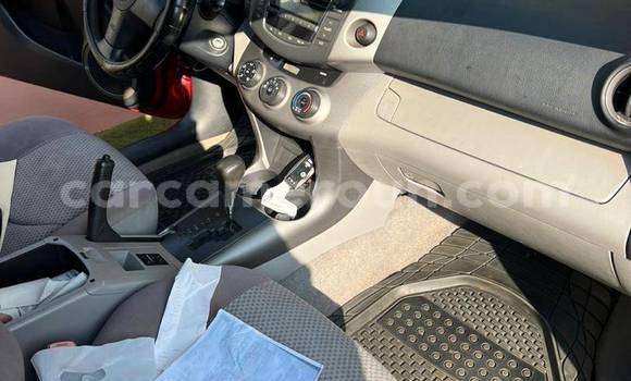 Sayi Na hannu Toyota RAV4 Red Mota in Yaounde a Babban Kamaru Sayi Na hannu Toyota RAV4 Red Mota in Yaounde a Babban Kamaru