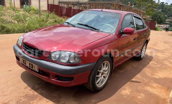 Sayi Na hannu Toyota Avensis Red Mota in Yaounde a Babban Kamaru