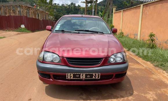 Sayi Na hannu Toyota Avensis Red Mota in Yaounde a Babban Kamaru Sayi Na hannu Toyota Avensis Red Mota in Yaounde a Babban Kamaru