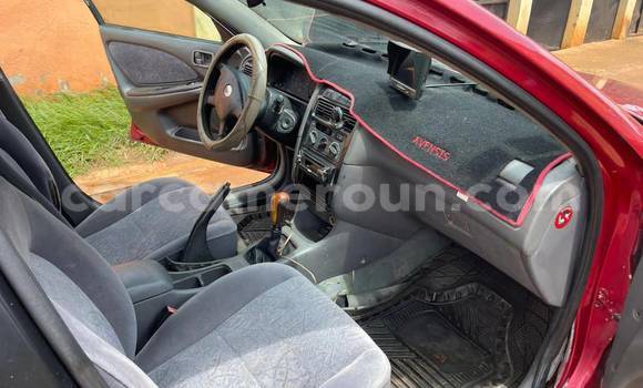 Sayi Na hannu Toyota Avensis Red Mota in Yaounde a Babban Kamaru Sayi Na hannu Toyota Avensis Red Mota in Yaounde a Babban Kamaru