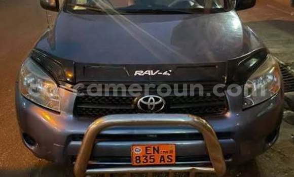 Sayi Na hannu Toyota RAV4 Blue Mota in Yaounde a Babban Kamaru Sayi Na hannu Toyota RAV4 Blue Mota in Yaounde a Babban Kamaru