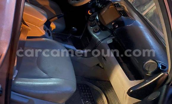 Sayi Na hannu Toyota RAV4 Blue Mota in Yaounde a Babban Kamaru Sayi Na hannu Toyota RAV4 Blue Mota in Yaounde a Babban Kamaru