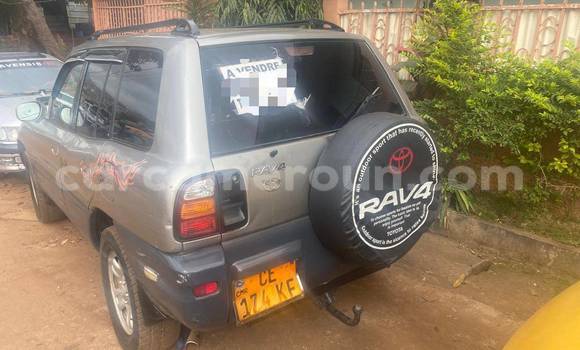 Sayi Na hannu Toyota RAV4 Sauran Mota in Yaounde a Babban Kamaru Sayi Na hannu Toyota RAV4 Sauran Mota in Yaounde a Babban Kamaru