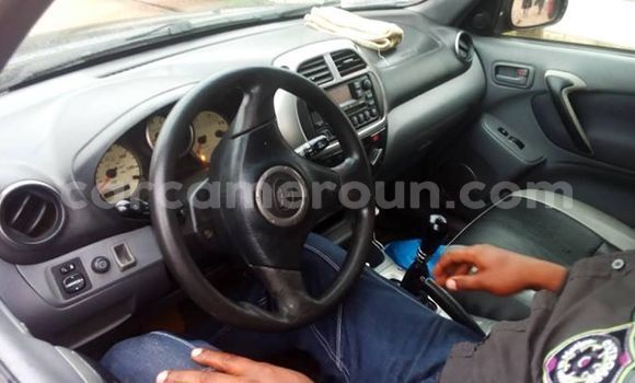 Acheter Occasion Voiture Toyota RAV4 Noir à Yaoundé, Central Cameroon Acheter Occasion Voiture Toyota RAV4 Noir à Yaoundé, Central Cameroon