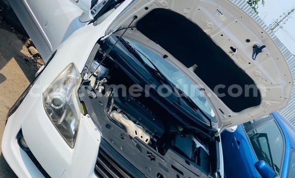 Acheter Neuf Voiture Toyota Blade Blanc à Douala, Littoral Cameroon Acheter Neuf Voiture Toyota Blade Blanc à Douala, Littoral Cameroon