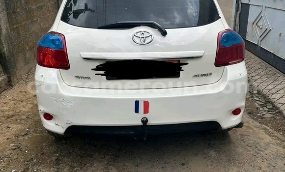 Sayi Na hannu Toyota Auris White Mota in Douala a Ƙasar Kamaru Sayi Na hannu Toyota Auris White Mota in Douala a Ƙasar Kamaru