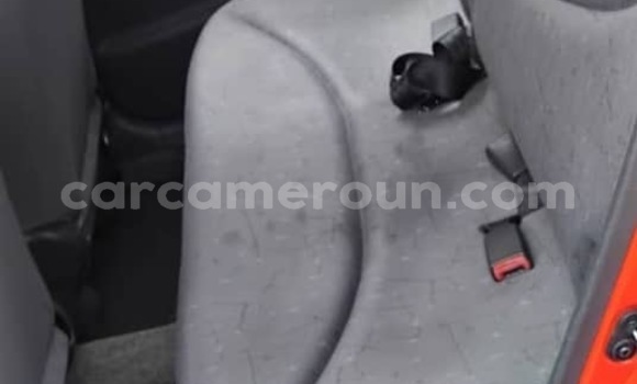 Sayi Na hannu Toyota Yaris Red Mota in Douala a Ƙasar Kamaru Sayi Na hannu Toyota Yaris Red Mota in Douala a Ƙasar Kamaru