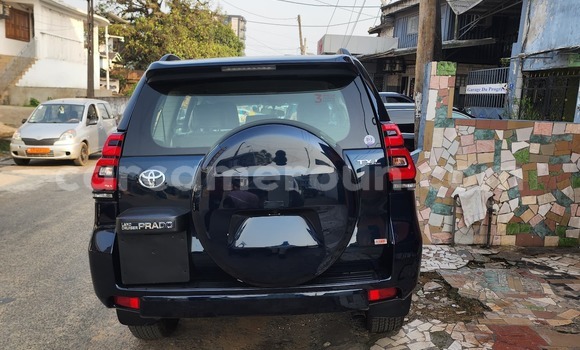 Sayi Imported Toyota Land Cruiser Prado Black Mota in Douala a Ƙasar Kamaru Sayi Imported Toyota Land Cruiser Prado Black Mota in Douala a Ƙasar Kamaru