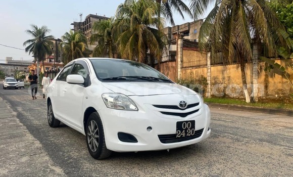 Acheter Occasion Voiture Toyota Belta Blanc à Douala, Littoral Cameroon Acheter Occasion Voiture Toyota Belta Blanc à Douala, Littoral Cameroon
