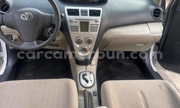 Sayi Na hannu Toyota Belta White Mota in Douala a Ƙasar Kamaru Sayi Na hannu Toyota Belta White Mota in Douala a Ƙasar Kamaru