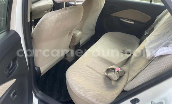 Sayi Na hannu Toyota Belta White Mota in Douala a Ƙasar Kamaru Sayi Na hannu Toyota Belta White Mota in Douala a Ƙasar Kamaru