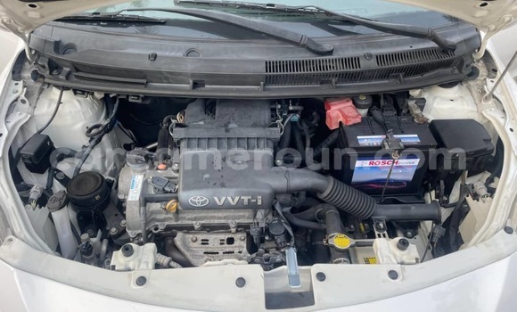 Sayi Na hannu Toyota Belta White Mota in Douala a Ƙasar Kamaru Sayi Na hannu Toyota Belta White Mota in Douala a Ƙasar Kamaru