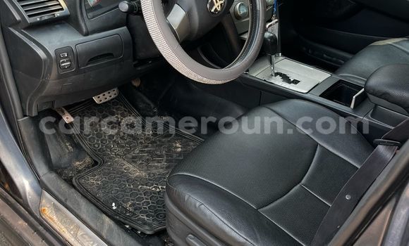 Sayi Na hannu Toyota Camry Blue Mota in Dschang a West Kamaru Sayi Na hannu Toyota Camry Blue Mota in Dschang a West Kamaru