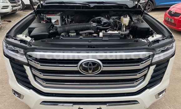 Buy Import Toyota Land Cruiser White Car in Douala in Littoral Cameroon Buy Import Toyota Land Cruiser White Car in Douala in Littoral Cameroon