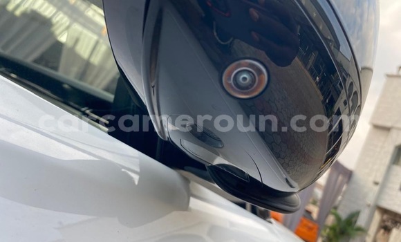 Sayi Sabo Land Rover Range Rover Sport White Mota in Douala a Ƙasar Kamaru Sayi Sabo Land Rover Range Rover Sport White Mota in Douala a Ƙasar Kamaru