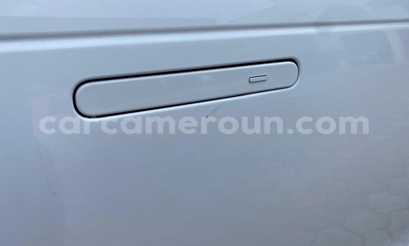 Sayi Sabo Land Rover Range Rover Sport White Mota in Douala a Ƙasar Kamaru Sayi Sabo Land Rover Range Rover Sport White Mota in Douala a Ƙasar Kamaru