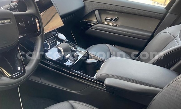 Sayi Sabo Land Rover Range Rover Sport White Mota in Douala a Ƙasar Kamaru Sayi Sabo Land Rover Range Rover Sport White Mota in Douala a Ƙasar Kamaru