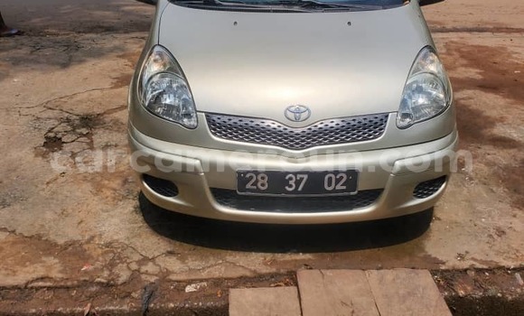 Sayi Na hannu Toyota Yaris Verso M Mota in Douala a Ƙasar Kamaru