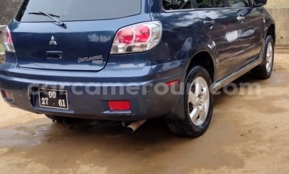 Sayi Na hannu Mitsubishi Outlander Blue Mota in Douala a Ƙasar Kamaru Sayi Na hannu Mitsubishi Outlander Blue Mota in Douala a Ƙasar Kamaru