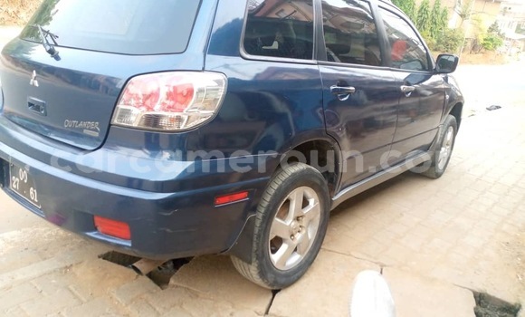 Sayi Na hannu Mitsubishi Outlander Blue Mota in Douala a Ƙasar Kamaru Sayi Na hannu Mitsubishi Outlander Blue Mota in Douala a Ƙasar Kamaru