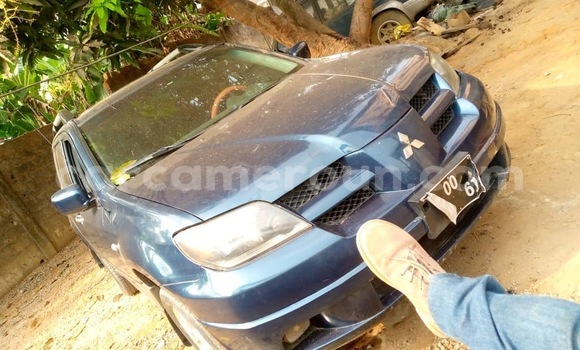 Sayi Na hannu Mitsubishi Outlander Blue Mota in Douala a Ƙasar Kamaru Sayi Na hannu Mitsubishi Outlander Blue Mota in Douala a Ƙasar Kamaru