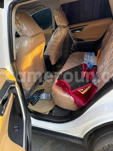 Big with watermark toyota rav4 littoral cameroon douala 18974