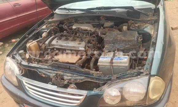 Sayi Sabo Toyota Vitz Blue Mota in Yaounde a Babban Kamaru