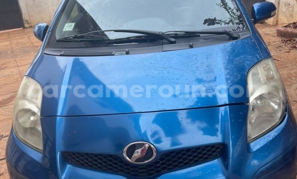 Sayi Sabo Toyota Vitz Blue Mota in Yaounde a Babban Kamaru Sayi Sabo Toyota Vitz Blue Mota in Yaounde a Babban Kamaru