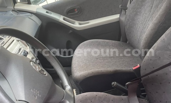 Sayi Sabo Toyota Vitz Blue Mota in Yaounde a Babban Kamaru Sayi Sabo Toyota Vitz Blue Mota in Yaounde a Babban Kamaru