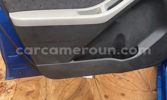 Sayi Sabo Toyota Vitz Blue Mota in Yaounde a Babban Kamaru Sayi Sabo Toyota Vitz Blue Mota in Yaounde a Babban Kamaru