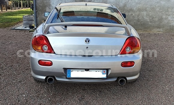 Sayi Sabo Hyundai Coupé Azurfa Mota in Yaounde a Babban Kamaru Sayi Sabo Hyundai Coupé Azurfa Mota in Yaounde a Babban Kamaru